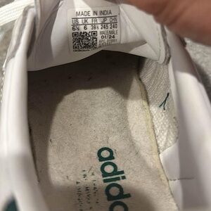 Adidas Samba OG shoes size 6 1/2.